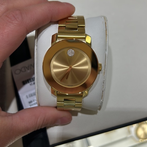 Movado bold iconic watch - Picture 9 of 10